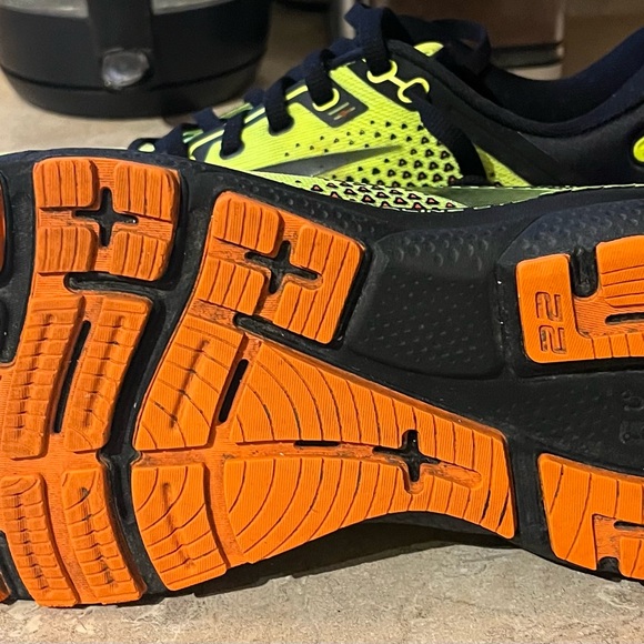 Brooks Adrenaline GTS 22 - Picture 7 of 9